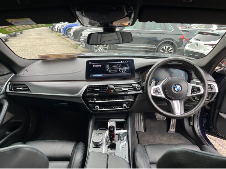 2021 BMW 5-Series - photo 15