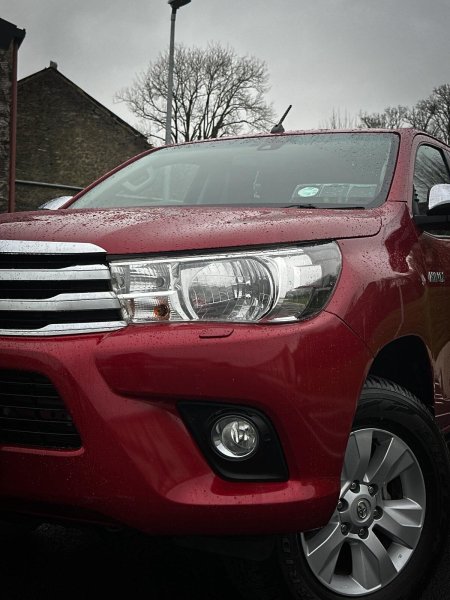 2017 Toyota Hilux - photo 2