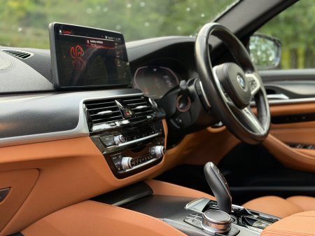 2023 BMW 5-Series - photo 9