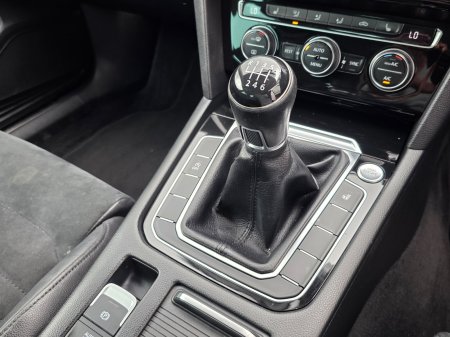 2017 Volkswagen Passat - photo 16