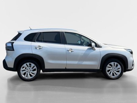 2025 Suzuki SX4 - photo 2