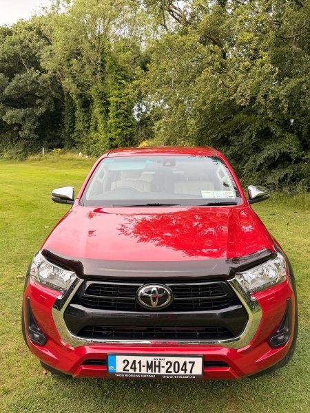 2024 Toyota Hilux - photo 2