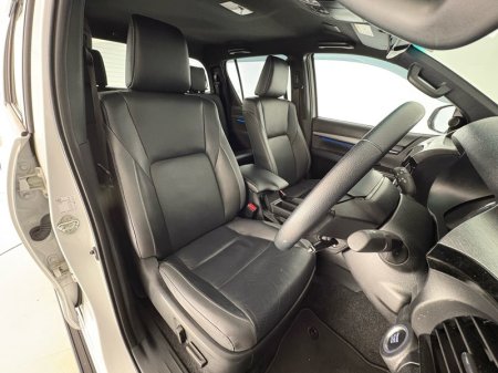 2025 Toyota Hilux - photo 18