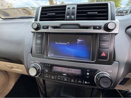 2017 Toyota Land Cruiser - photo 23