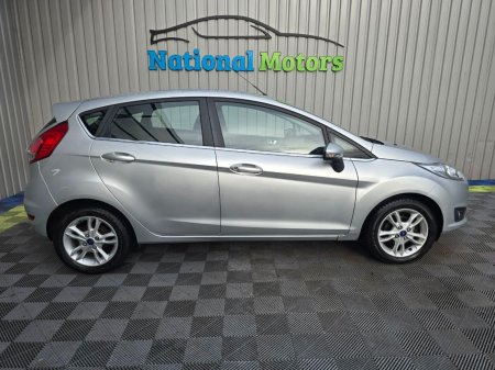 2016 Ford Fiesta - photo 2