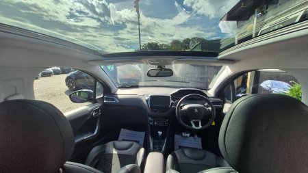 2013 Peugeot 208 - photo 18
