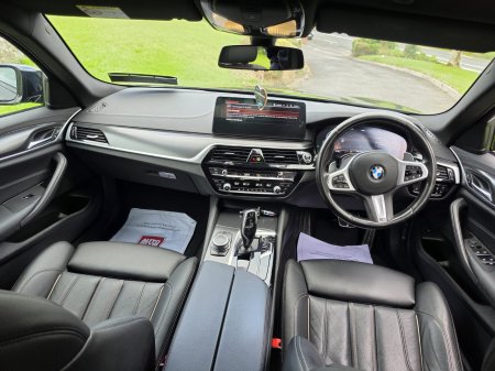 2022 BMW 5-Series - photo 6