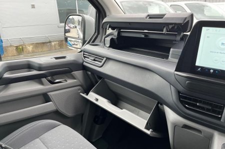 2025 Ford Transit Custom - photo 31
