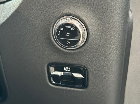 2025 Mercedes-Benz GLC - photo 25