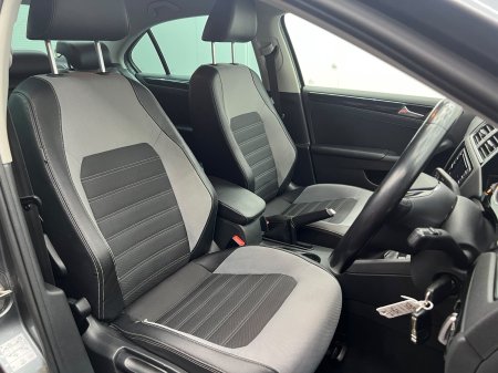 2018 Volkswagen Jetta - photo 8