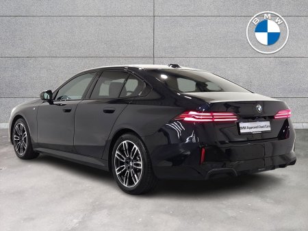 2024 BMW 5-Series - photo 2