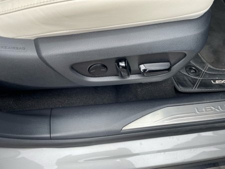 2025 Lexus RX450H+ - photo 16