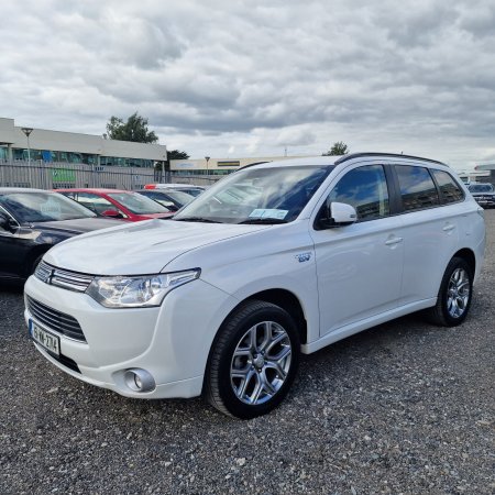 2015 Mitsubishi Outlander - photo 2