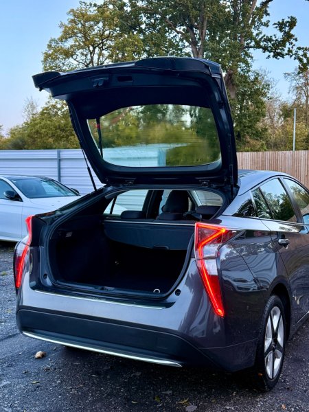 2017 Toyota Prius - photo 21