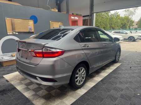 2020 Honda Grace - photo 3