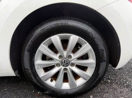 2012 Volkswagen Beetle - photo 9