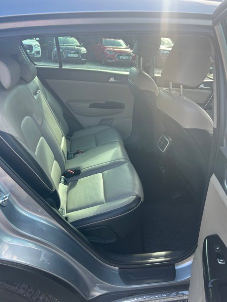 2020 Kia Sportage - photo 9