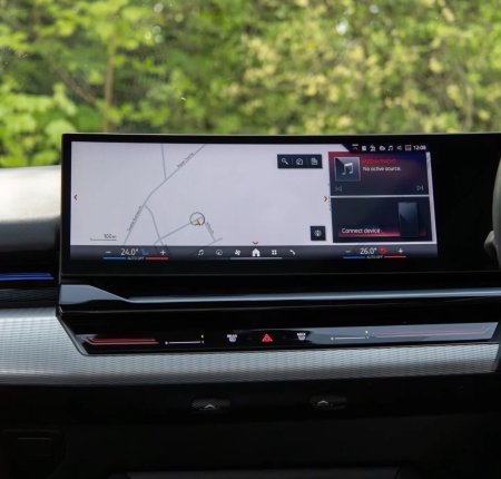 2024 BMW 5-Series - photo 5