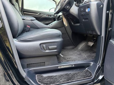 2019 Toyota Alphard - photo 11