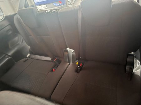 2015 Toyota Voxy - photo 13