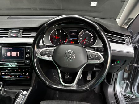 2022 Volkswagen Passat - photo 16