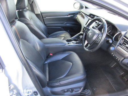 2020 Toyota Camry - photo 9