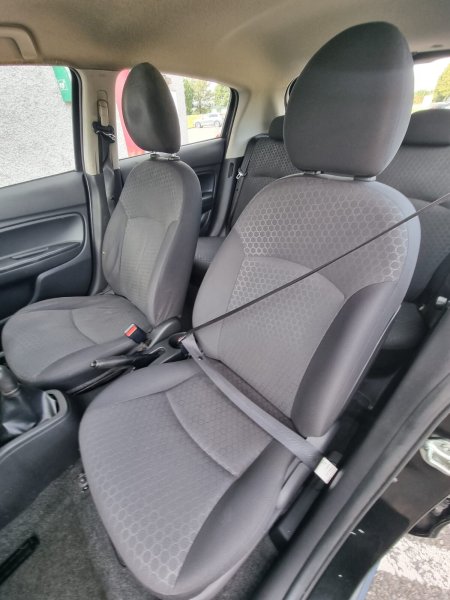 2015 Mitsubishi Space Star - photo 18