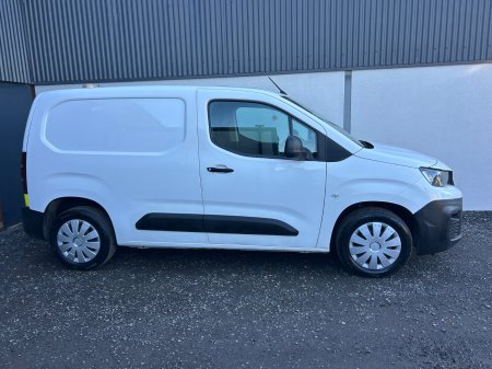 2020 Peugeot Partner - photo 3
