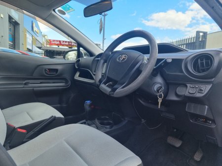 2016 Toyota Aqua - photo 7