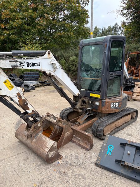 0 Bobcat  - photo 2