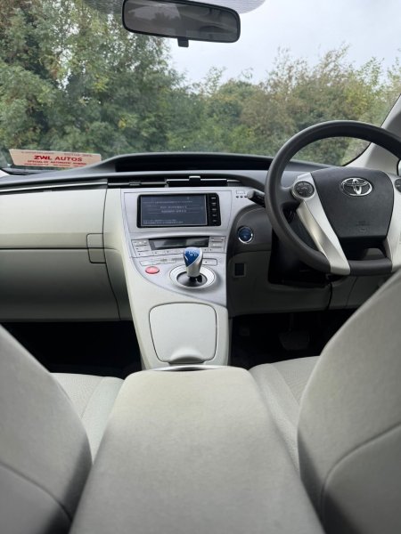 2014 Toyota Prius - photo 15