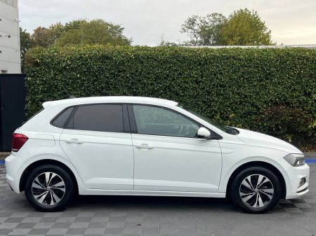 2019 Volkswagen Polo - photo 2