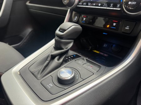 2025 Toyota RAV4 - photo 15