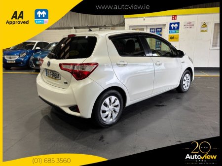 2017 Toyota Vitz - photo 8