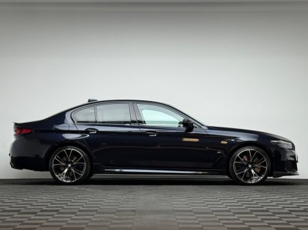2022 BMW 5-Series - photo 7