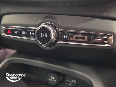 2025 Volvo XC40 - photo 20