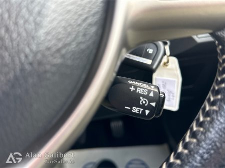 2015 Toyota Yaris - photo 16