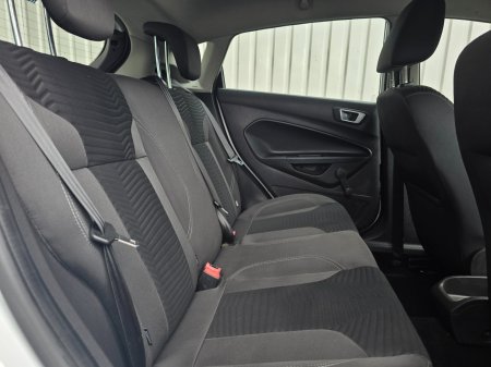 2016 Ford Fiesta - photo 20