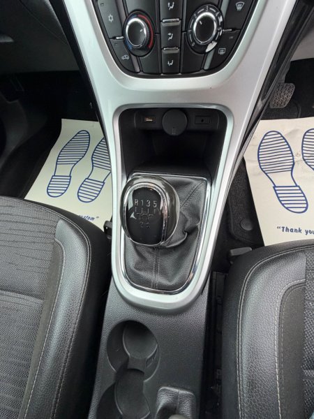 2015 Vauxhall Astra - photo 18