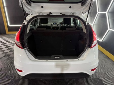 2016 Ford Fiesta - photo 14