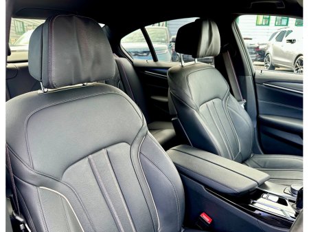 2022 BMW 5-Series - photo 12