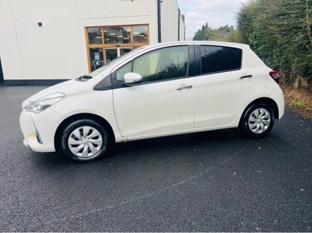 2020 Toyota Vitz - photo 6