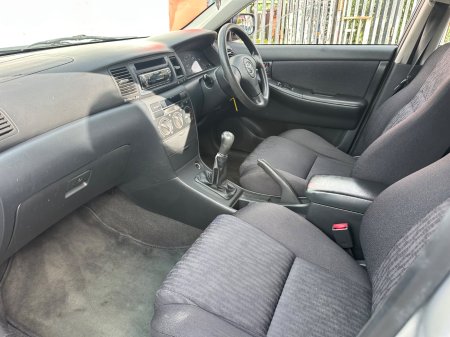 2004 Toyota Corolla - photo 28