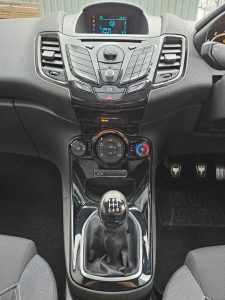 2014 Ford Fiesta - photo 13