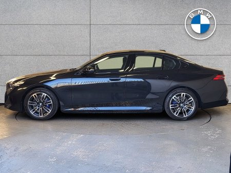 2026 BMW 5-Series - photo 3