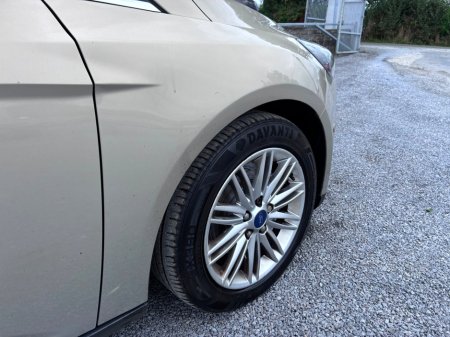 2017 Ford Focus - photo 16