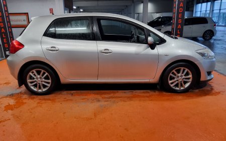 2010 Toyota Auris - photo 5