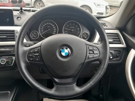 2017 BMW 3-Series - photo 17