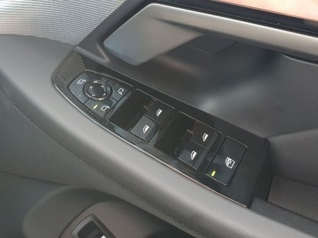 2026 BMW 5-Series - photo 23