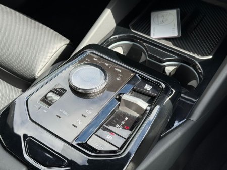 2024 BMW 5-Series - photo 10